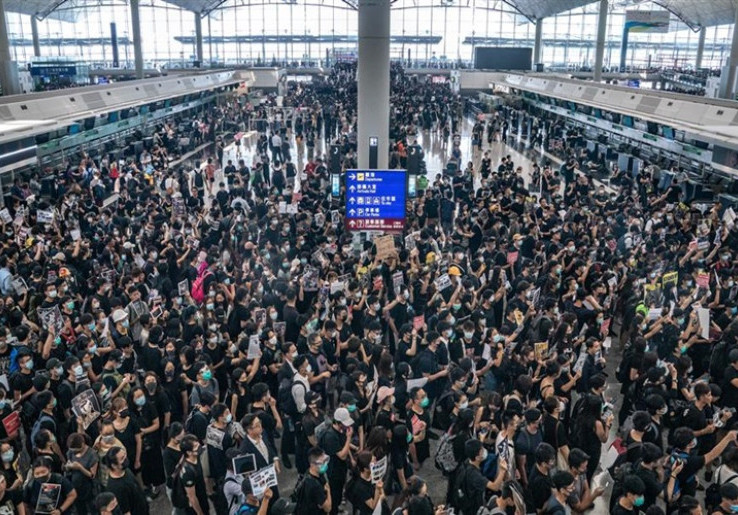 Dampak Unjuk Rasa Anti Pemerintah, Otoritas Bandara Hong Kong Batalkan Semua Penerbangan
