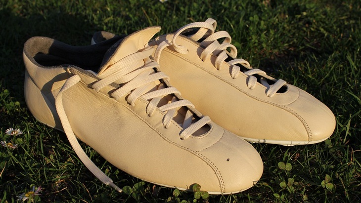 Sepatu sepak bola. (Pixabay/ Ervolksideen)