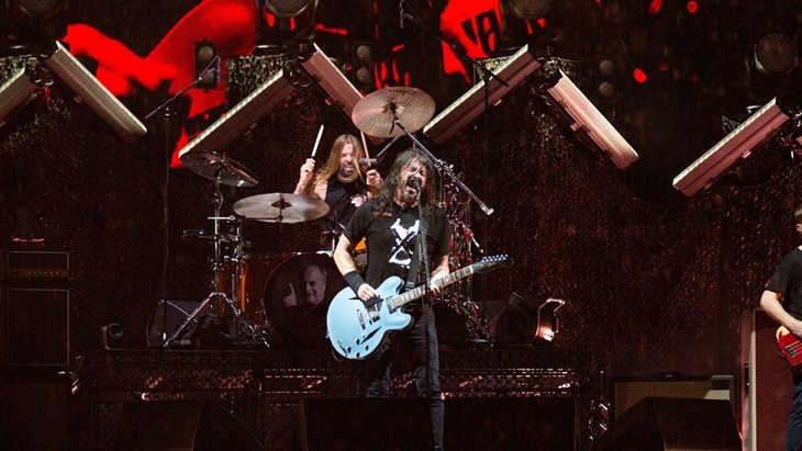 Foo Fighters Gelar Konser untuk Mendiang Taylor Hawkins