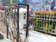 Demo Buruh Jelang Penetapan UMP Ricuh, Pagar Balai Kota DKI Ambruk