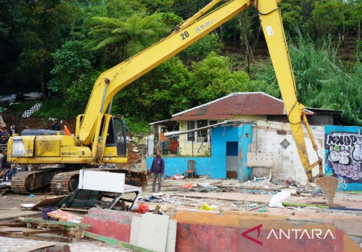 Pemilik Sempat Menolak, Restoran Puncak Asri Akhirnya Dibongkar