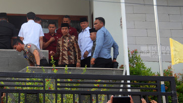 Presiden Joko Widodo Melayat ke Rumah Duka Wapres ke-9 Hamzah Haz