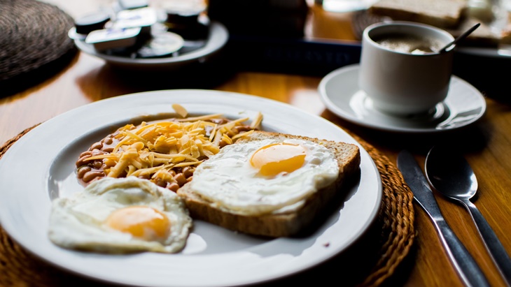 Mulai Hari dengan Sarapan Makanan dan Minuman Terbaik