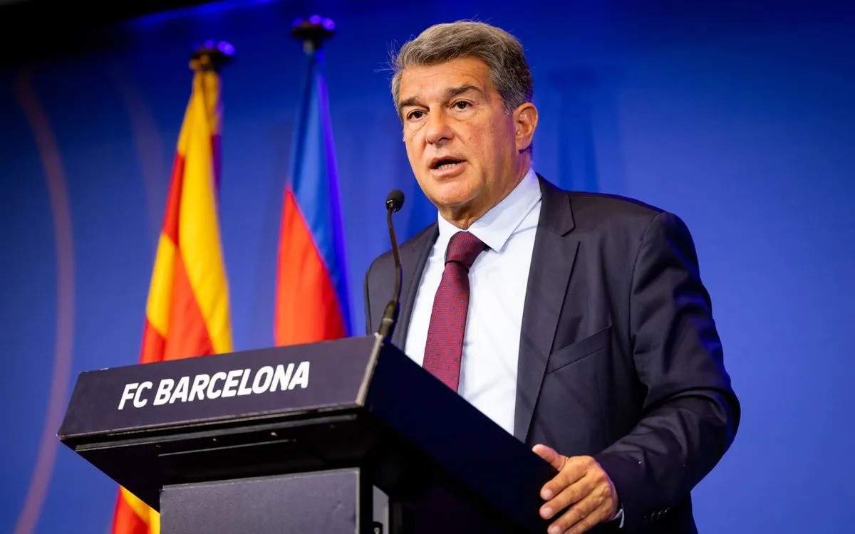 Gagal Daftarkan Dani Olmo, Joan Laporta Didesak Mengundurkan Diri