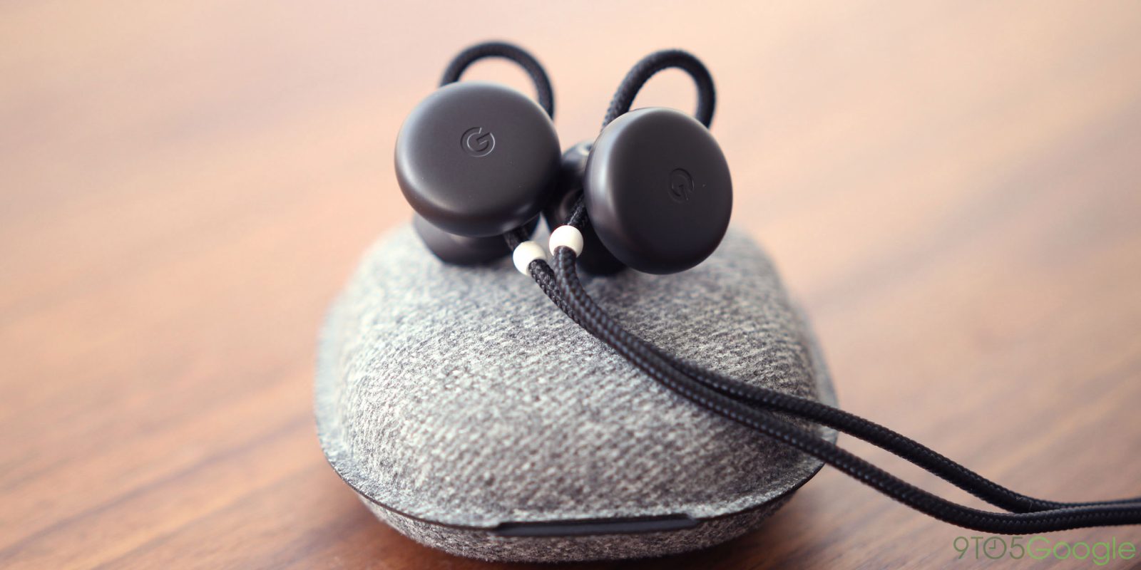 Pixel Buds merupakan earphone yang mampu menerjemahkan bahasa (Foto: 9to5Google)