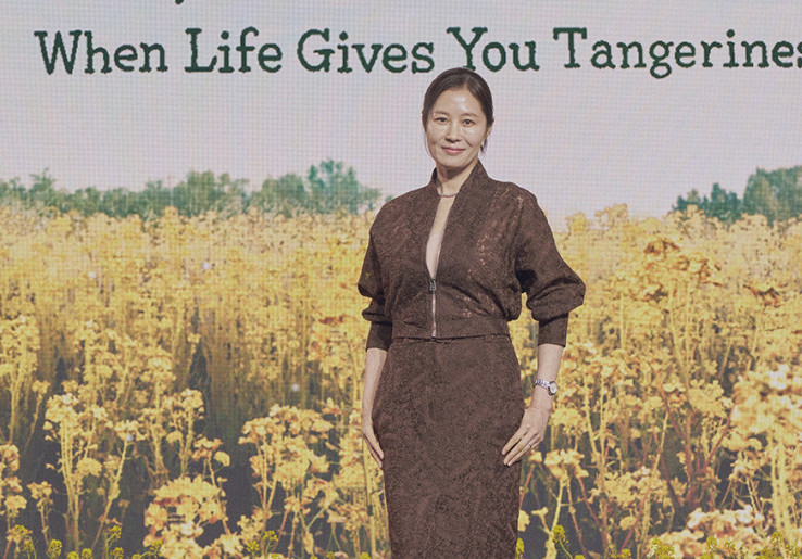  Ketemu lagi di ‘When Life Gives You Tangerines’, Moon So-ri Sebut IU Luar Biasa, seperti bukan Dari Dunia Ini