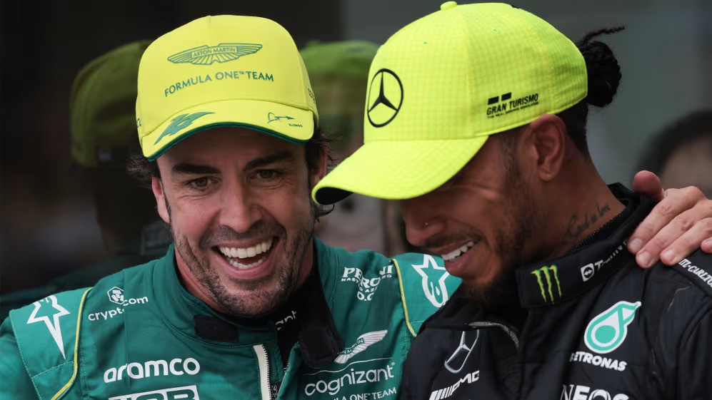 Alonso Tanggapi Rumor Gabung Mercedes pada Musim 2025