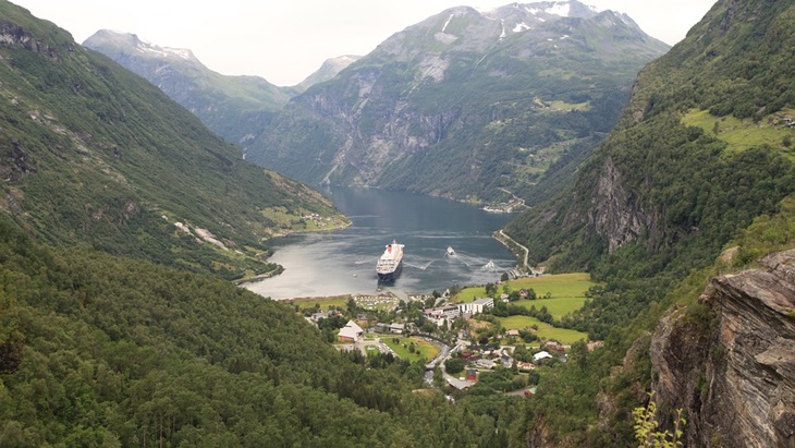 Menikmati Ketenangan Jiwa dan Pikiran Melalui Wisata River Cruise
