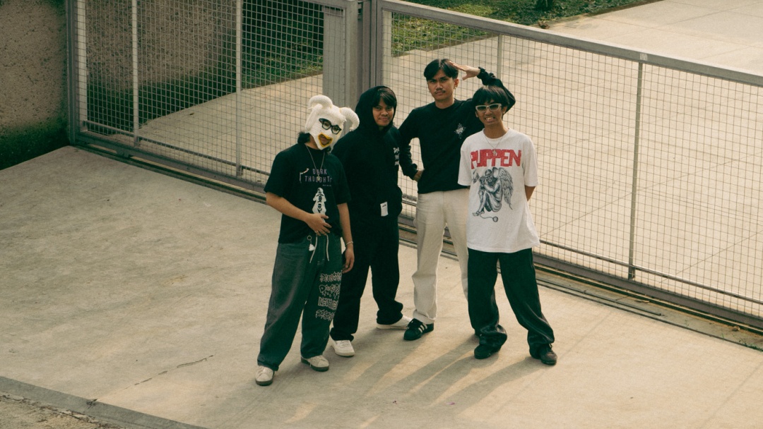 Dongker Lepas Trek 'Kau Si Lagu Sedih' untuk Album Terbarunya