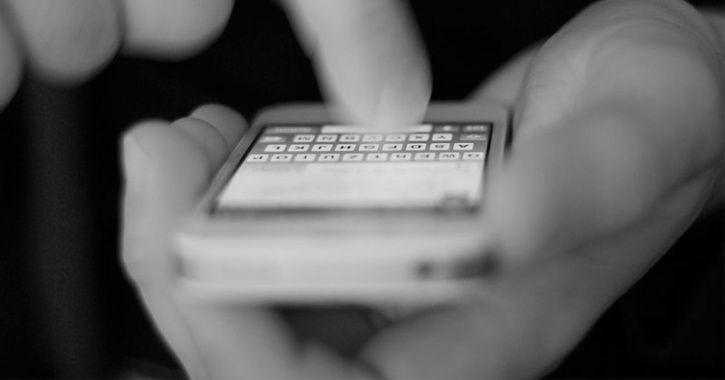 Orang Akan Memandangmu Aneh Jika Melakukan 5 Hal ini di Media Sosial