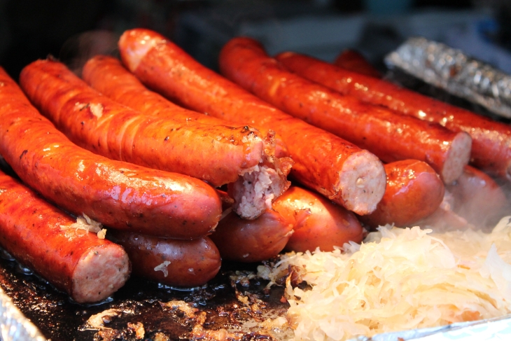 Sosis Jerman mempunyai sebutan Bratwurst. (Foto: Unsplash/rich smith)