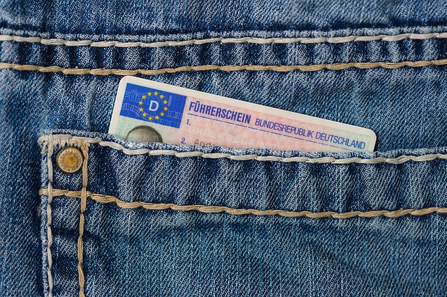 Berkendara di Luar Negeri saat Liburan? Jangan Lupa Siapkan SIM Internasional