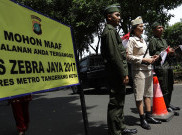 Memperingati Hari Pahlawan, Polisi Kenakan Baju Pejuang Saat Operasi Zebra Jaya