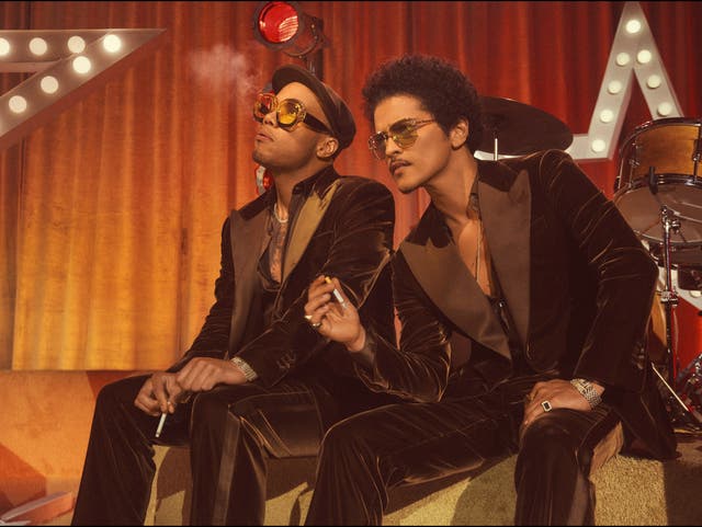Silk Sonic memenangkan favorite R&B song. (Foto Esparza)