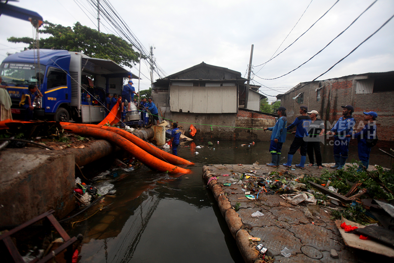 Pompa Air Sedot Banjir Pemukiman Padat Penduduk Kapuk Jakarta Barat