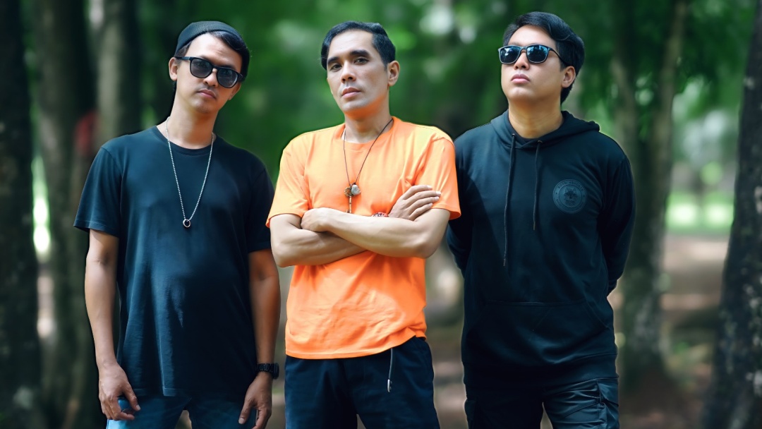 Asbak Band Eksplorasi Lewat Single 'Kapal Terbang'