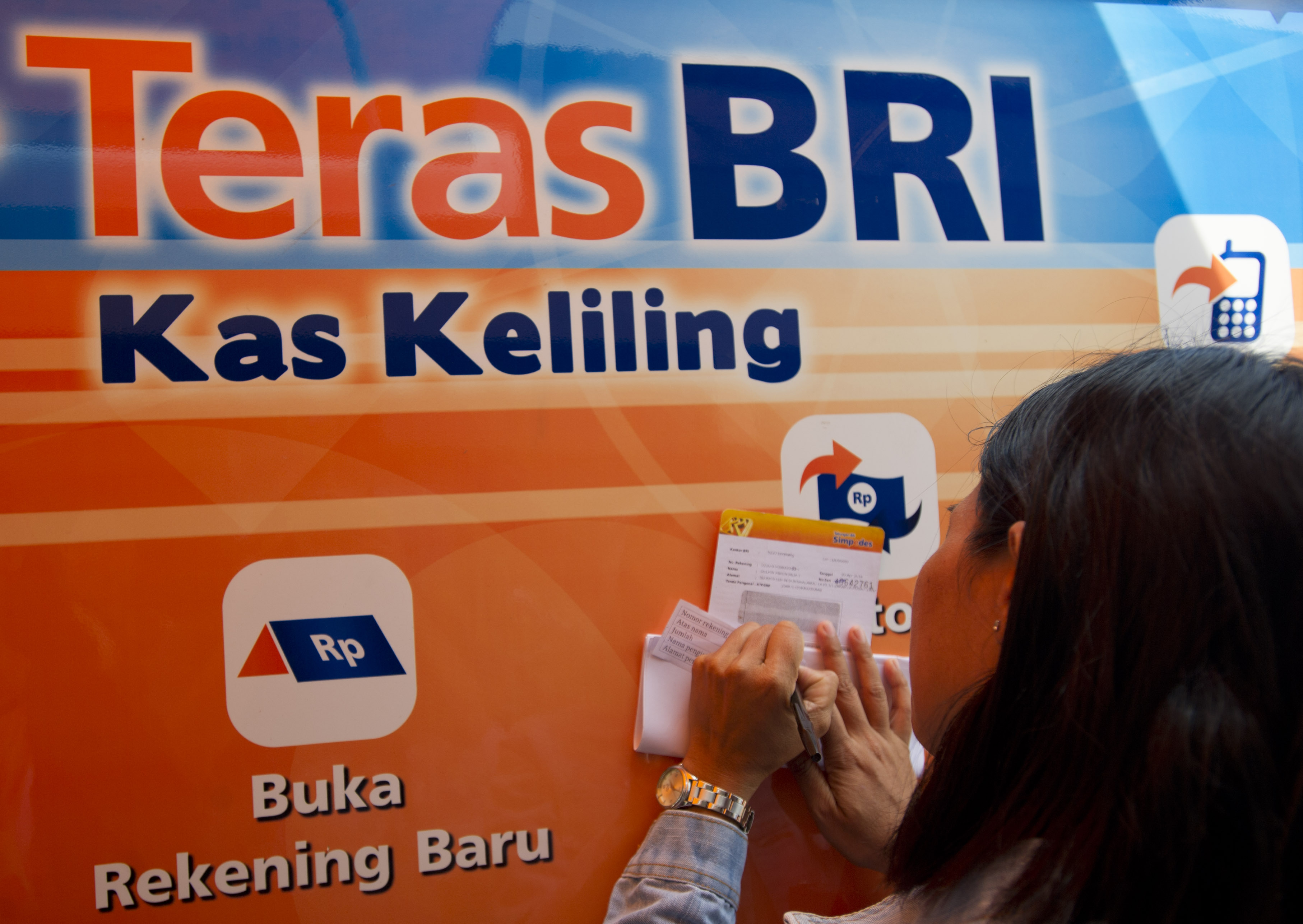 Pemerintah Diminta Hati-Hati Soal Data Pribadi Saat Pembukaan 200 Juta Rekening Warga