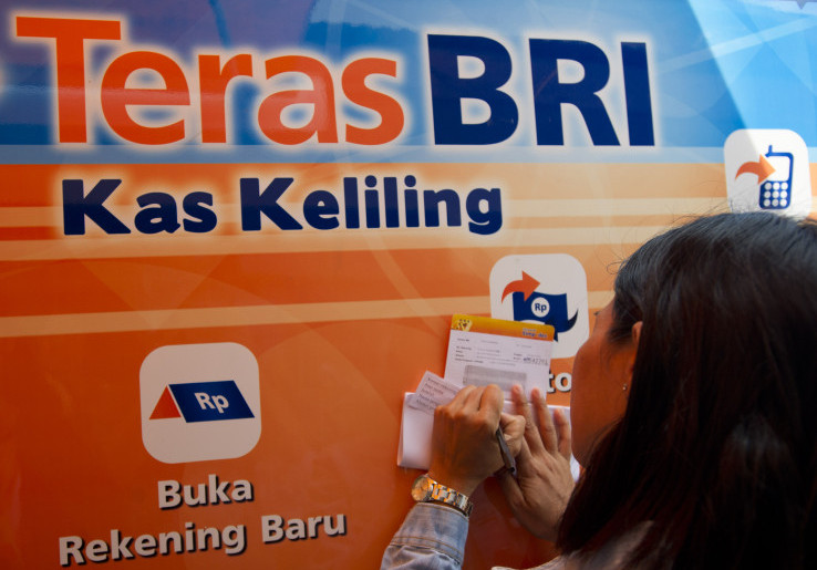 Presiden Prabowo Mau Semua WNI Punya Rekening Bank di BRI atau BSI