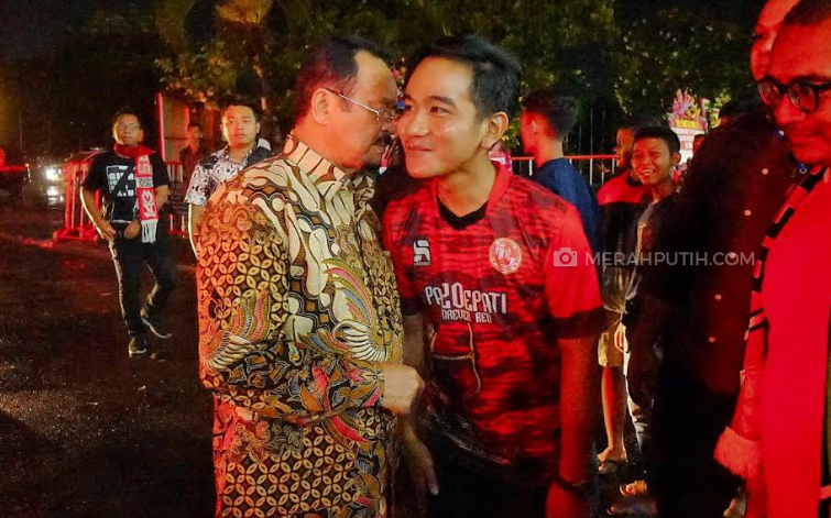 Purnomo Ungkap Bisik-Bisiknya dengan Gibran Saat Persis Solo Dihajar Persib