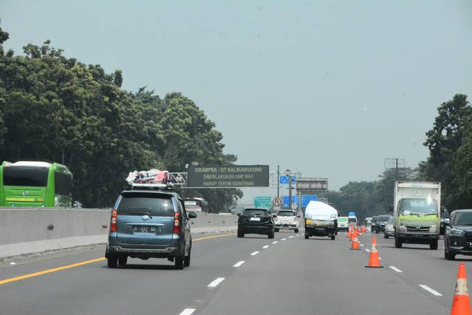 Antisipasi Kepadatan Lalu Lintas, Polisi Berlakukan Sistem Contraflow di Tol Jagorawi