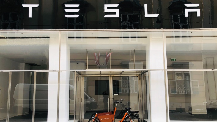 Tesla Luncurkan Platform Sosial Baru