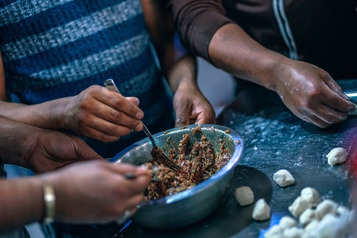 Saatnya para pria memasak. (Foto: Pixabay/igorovsyannykov)