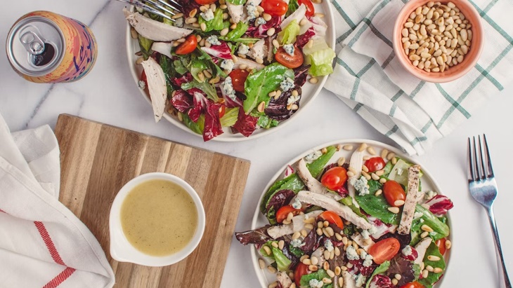 4 Jenis Salad Dressing Agar Tetap Sehat dan Lezat