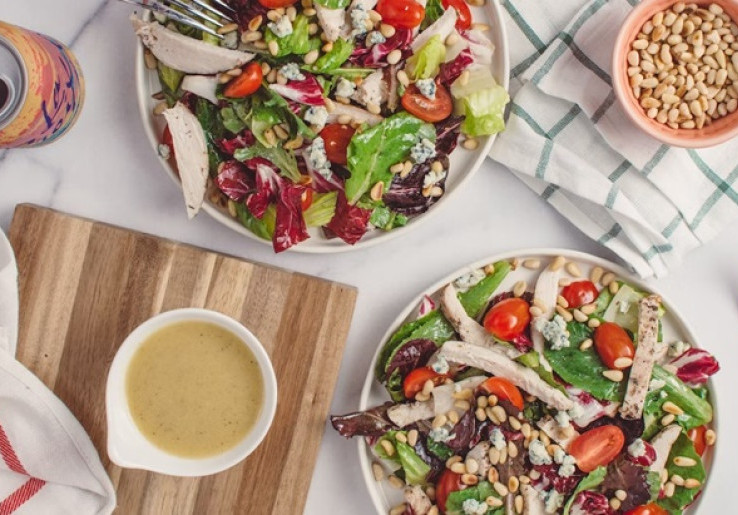 4 Jenis Salad Dressing Agar Tetap Sehat dan Lezat