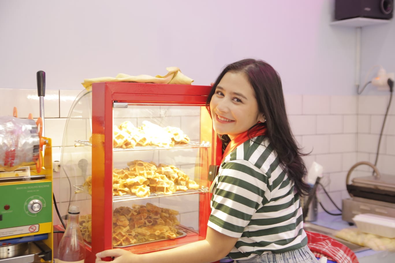Prilly Latuconsina