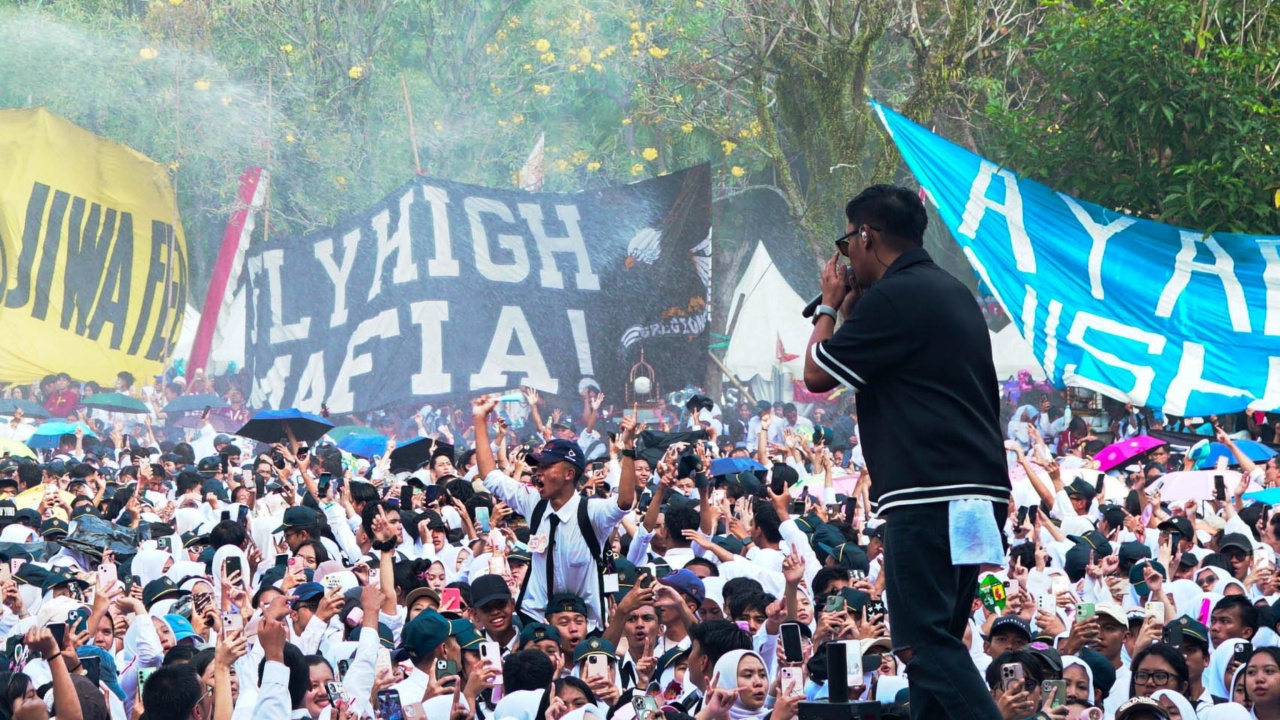 Versi Baru Lagu 'Ga Romantis' Sukses Antar LYLA ke Generasi Baru Pendengar