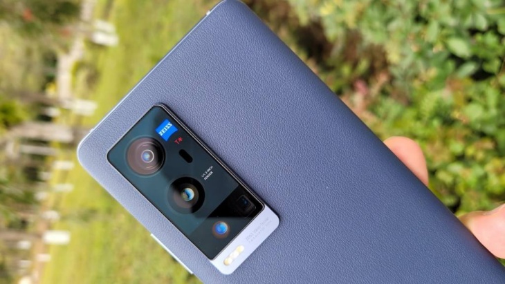 Smartphone Flagship Vivo X60 Dilengkapi Kamera Zeiss