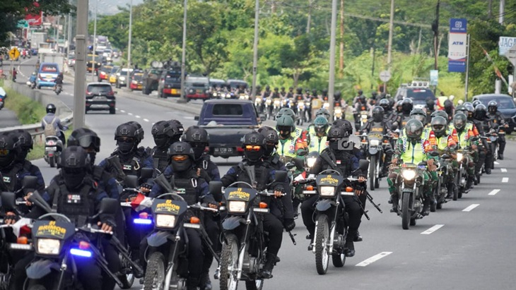 Ratusan Personel Kepolisian Amankan Pelantikan Virtual Gibran Rakabuming