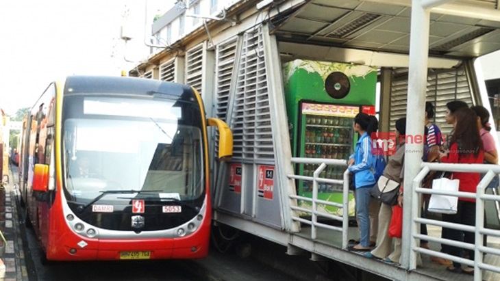 Halte bus Transjakarta di Terminal Blok M, Jakarta Selatan, Rabu (20/1). (Foto: MerahPutih/Venansius Fortunatus)
