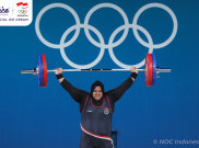 Aksi Lifter Indonesia Nurul Akmal di Ajang Olimpade Paris 2024