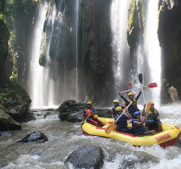  Rafting di Sungai Pekalen. (Foto: instagram.com/instagram.com/tigoadventure)