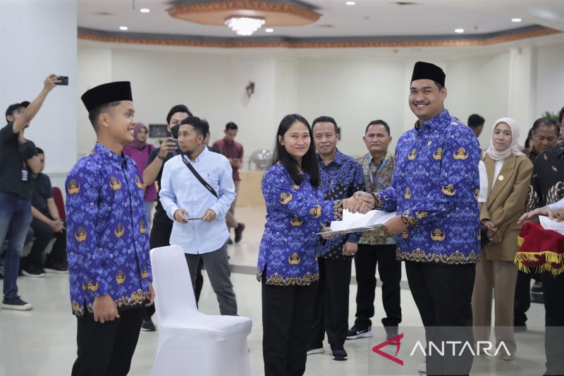 Puluhan Atlet Berprestasi Dapat Surat Keputusan Jadi Pegawai Negeri Sipil