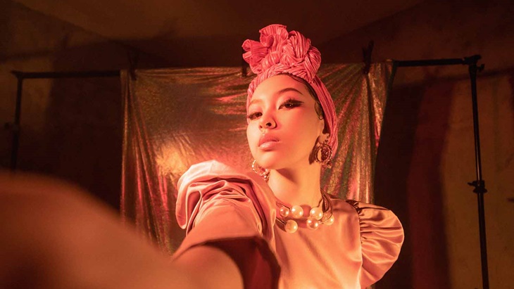 Jinan Laetiti Rilis 'Mannequin', Ajak Pendengar Abaikan Pendapat Orang Lain