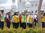 Menteri Basuki Soroti Minimnya Lahan Parkir Masjid Raya Sheikh Zayed Solo