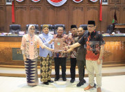 DPRD Solo Setujui APBD 2026 Pemkot Rp2,1 Triliun, Makan Minum Rapat Dipangkas