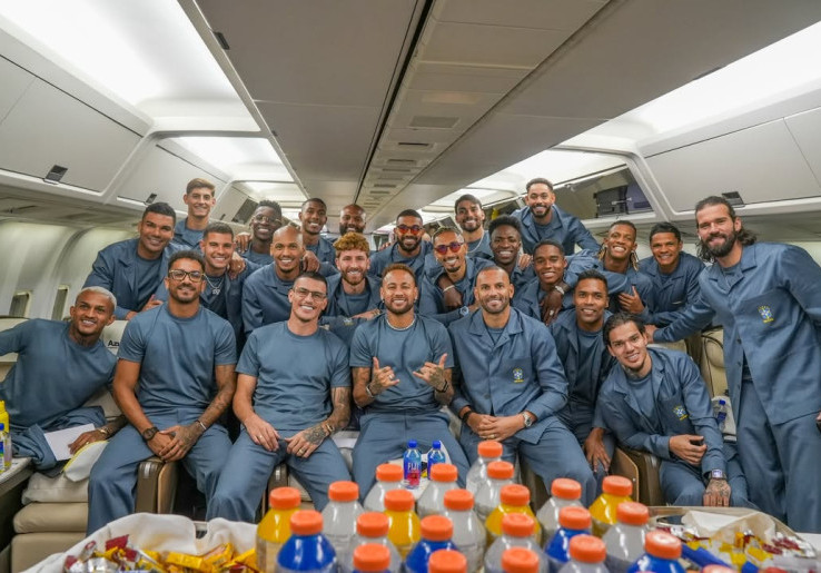 Jelang Piala Dunia 2026, Pesawat Timnas Brasil 'Dibaptis' di Bandara Rio de Janeiro