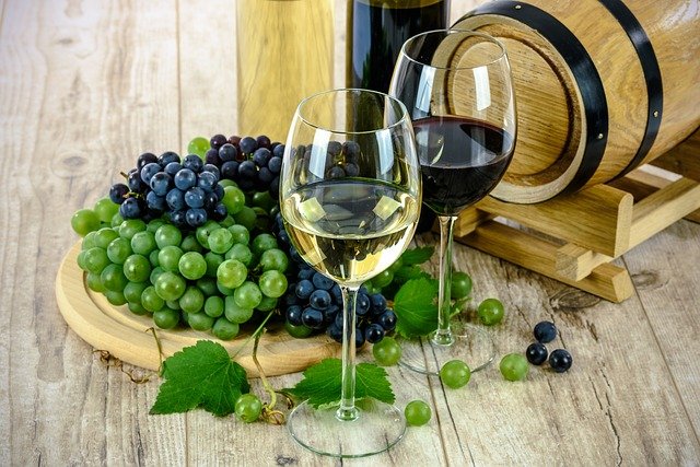 Jangan minum alkohol. (Foto: Pixabay/PhotoMIX-Company)