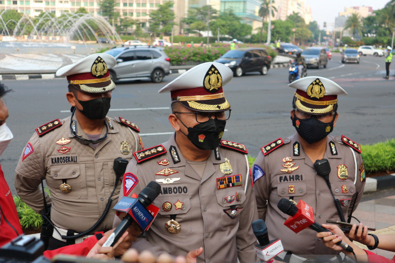 Direktur Lalu Lintas Polda Metro Jaya Kombes Pol Sambodo Purnomo Yogo (tengah). ANTARA/Fianda Sjofjan Rassat