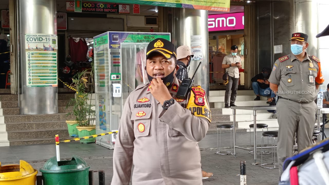 Tak Terima Dirazia Masker, Pedagang Pasar Metro Atom Ngamuk