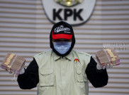KPK Pamerkan Barang Bukti Dugaan Korupsi Suap Jabatan RSUD Harjono Ponorogo Sebesar Rp500 Juta