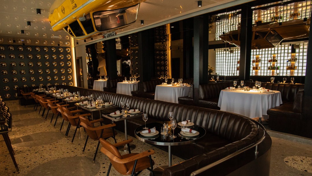 The Coach Restaurant Buka Perdana di Indonesia