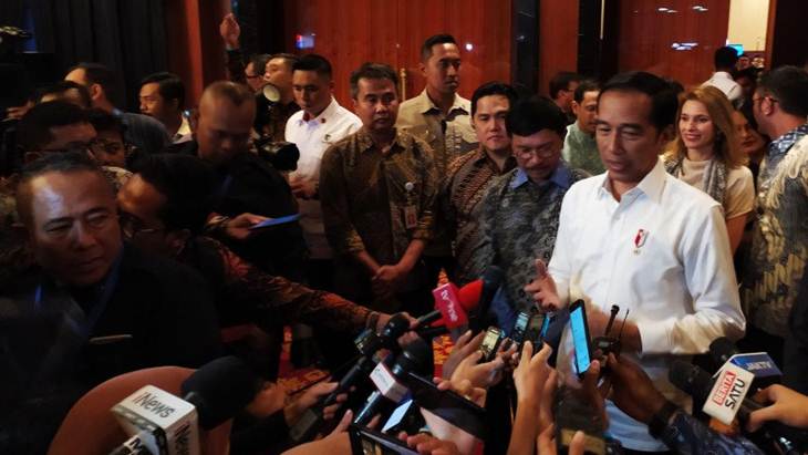 Presiden Joko Widodo (Jokowi) di Jakarta, Kamis (27/2) mengatakan CEO Microsoft, Satya Nadella, ingin mengucurkan investasi untuk fasilitas pusat data (data center) di Indonesia. (Indra Arief)