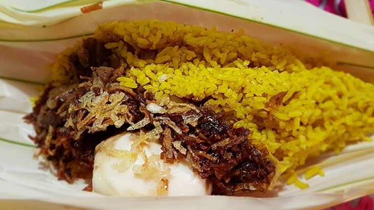 Nasi Kuning Manado yang Punya Rasa Beda