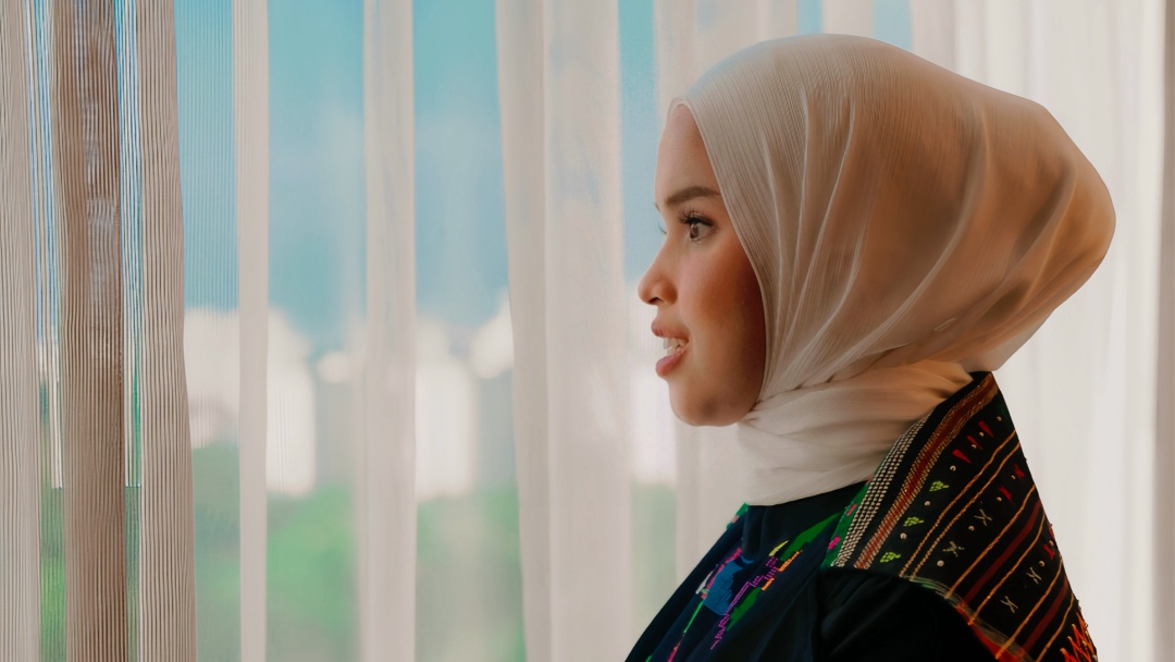 Putri Ariani Rilis 'Senyumannya Tutupi Semua Lelah' Terinspirasi dari Ayat Al-Quran
