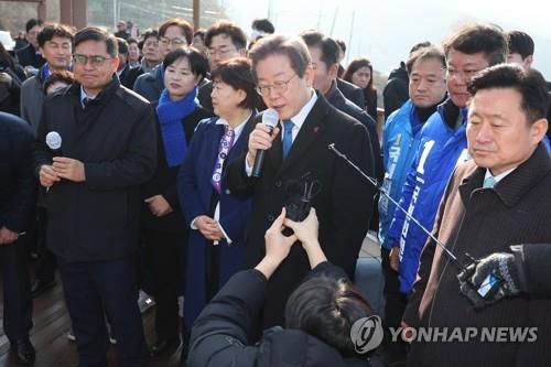 Pemimpin Oposisi Korsel Lee Jae-Myung Ditikam di Leher