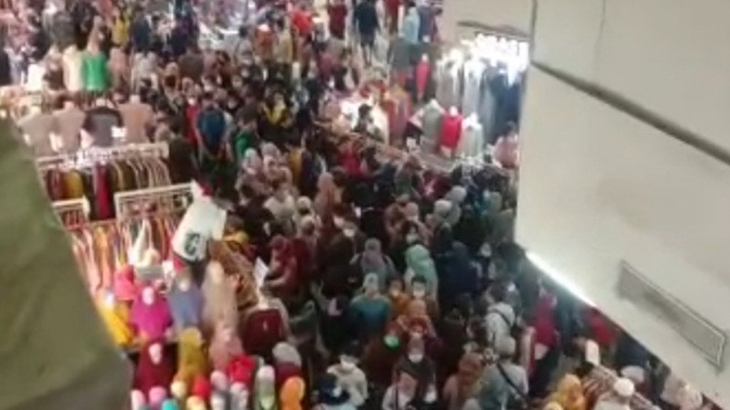 Kenaikan Mobilitas di Tempat Perbelanjaan Terjadi Hampir Seluruh Provinsi